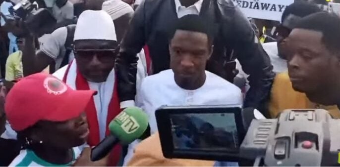 Manif Société civile : Pape Djibril Fall hué Manif Société civile : Pape Djibril Fall hué