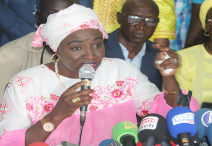 Mimi Touré face à la presse ce mercredi