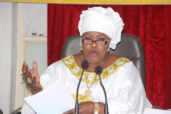 Aminata Mbengue Ndiaye sur la situation politique : « Mais, nous appelons à la retenue » Regardez !