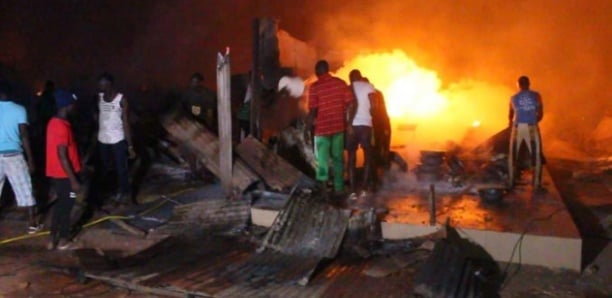 Violent incendie à Touba: Le ministre Antoine Diome attendu sous peu au marché Ocass
