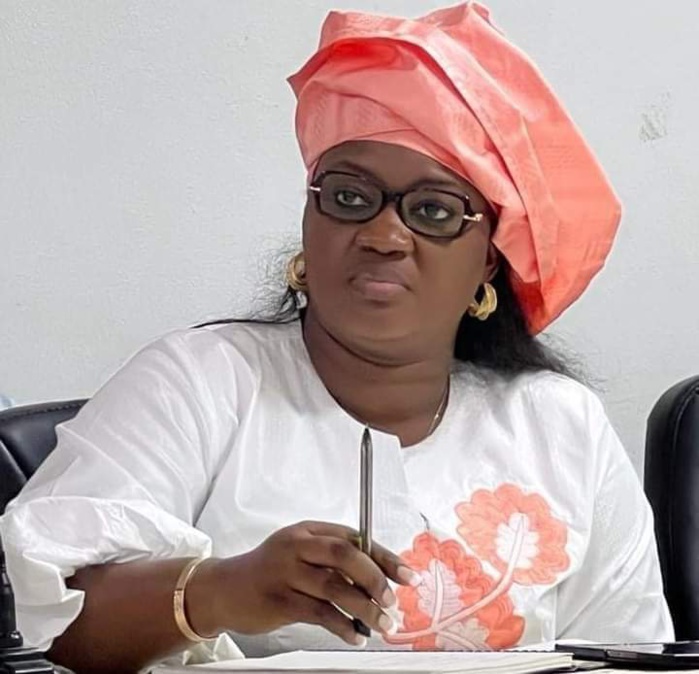 Ngathie Naoudé: la maire Yaye Yatou Diagne accusée de détournement de 44 millions, son équipe monte au créneau Ngathie Naoudé: la maire Yaye Yatou Diagne accusée de détournement de 44 millions, son équipe monte au créneau