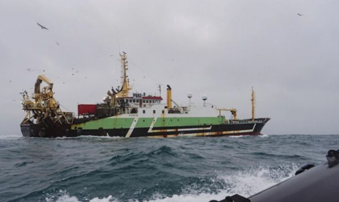 Bateau russe au large du Sénégal: Greenpeace alerte les autorités Bateau russe au large du Sénégal: Greenpeace alerte les autorités