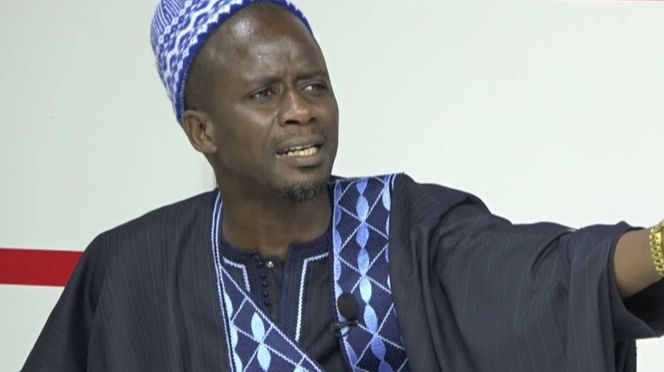 2024 : « Macky est out, hors circuit… »Fou-malade