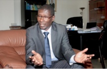 Mary Teuw Niane annonce une plainte contre les 35 000 boursiers non ayants droit Mary Teuw Niane annonce une plainte contre les 35 000 boursiers non ayants droit