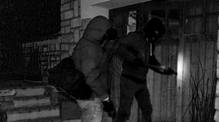 Série de cambriolages à Dakar : Deux lutteurs en activité arrêtés Série de cambriolages à Dakar : Deux lutteurs en activité arrêtés