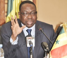 Mankeur Ndiaye reçu par le Lieutenant-Colonel Isaac Zida Mankeur Ndiaye reçu par le Lieutenant-Colonel Isaac Zida