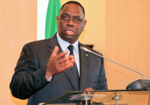 Paris : Macky Sall dribble l’opposition et s’envole pour le Burkina Paris : Macky Sall dribble l’opposition et s’envole pour le Burkina