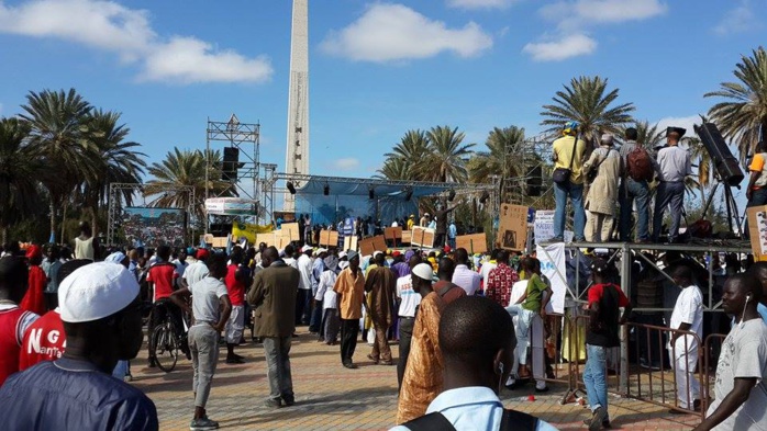 Place de L’Obélisque : Les  premiers instants du meeting du PDS et alliés !