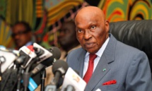 Me Wade au meeting : « Les sénégalais me gardent  toujours dans leurs cœurs »