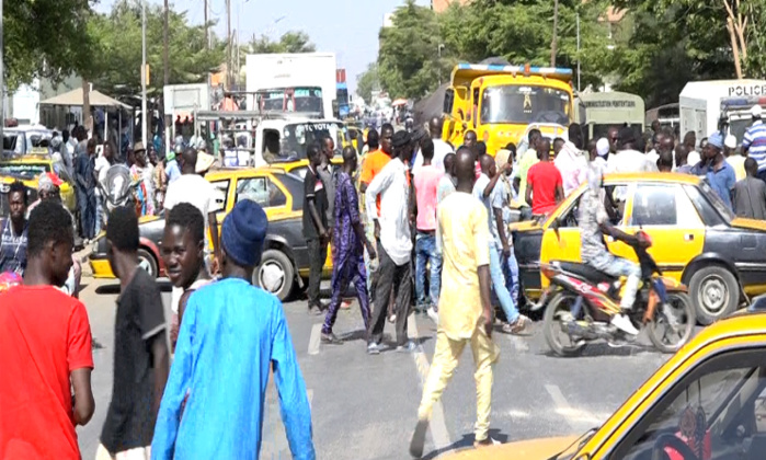 Kaolack : Les taximen menacent de bloquer la circulation… Kaolack : Les taximen menacent de bloquer la circulation…