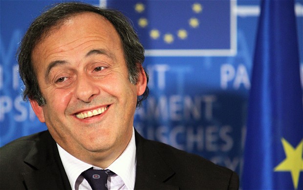 FOOTBALL : Platini demande le départ du Président de la Fifa