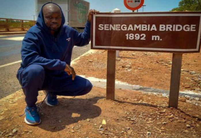 Désobéissance civile : interdit de sortie du territoire, Ousmane Sonko fait escale en Gambie et défie la justice Désobéissance civile : interdit de sortie du territoire, Ousmane Sonko fait escale en Gambie et défie la justice