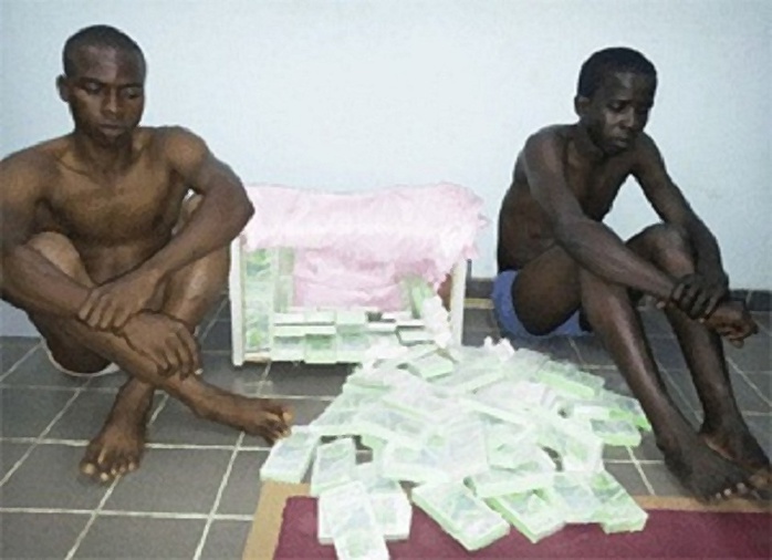 Dakar : près de 7 millions en faux billets de banques saisis ! Dakar : près de 7 millions en faux billets de banques saisis !