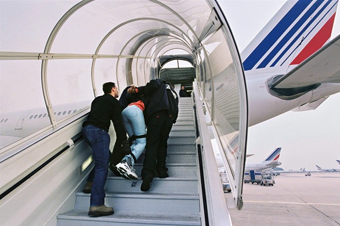 Plusieurs dizaines de Sénégalais et maliens rapatriés en Espagne ! Plusieurs dizaines de Sénégalais et maliens rapatriés en Espagne !