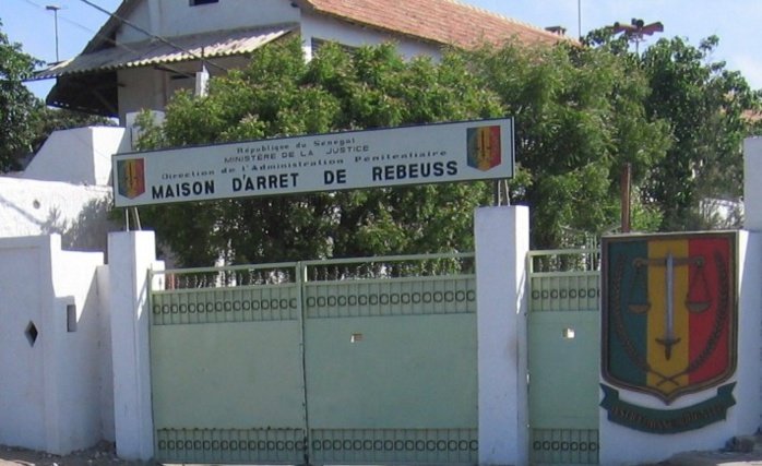Sénégal : Près de 860 détenus libérés