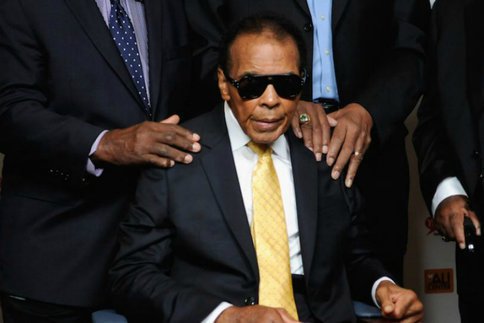 L'ancien boxeur Mohamed Ali hospitalisé