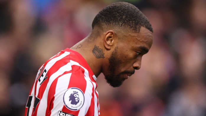 PREMIER LEAGUE: SUSPENDU HUIT MOIS, TONEY A PARIÉ 13 FOIS CONTRE SA PROPRE ÉQUIPE PREMIER LEAGUE: SUSPENDU HUIT MOIS, TONEY A PARIÉ 13 FOIS CONTRE SA PROPRE ÉQUIPE
