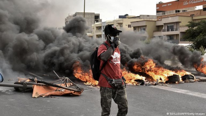 Manifestations : 14 Stations Shell saccagées et pillées Manifestations : 14 Stations Shell saccagées et pillées