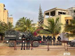 Cité Keur GorGui / Sacré Cœur : Le blocus de domicile Sonko levé ! (Le Temoin)