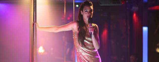 Sarah-Jane Sauvegrain est Alexia, la transsexuelle éclatante de la série «Paris»