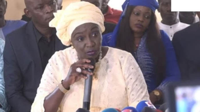 Aminata Touré s’en prend à Macky Sall : « Les vies de nos enfants sont plus importantes que.. » Aminata Touré s’en prend à Macky Sall : « Les vies de nos enfants sont plus importantes que.. »