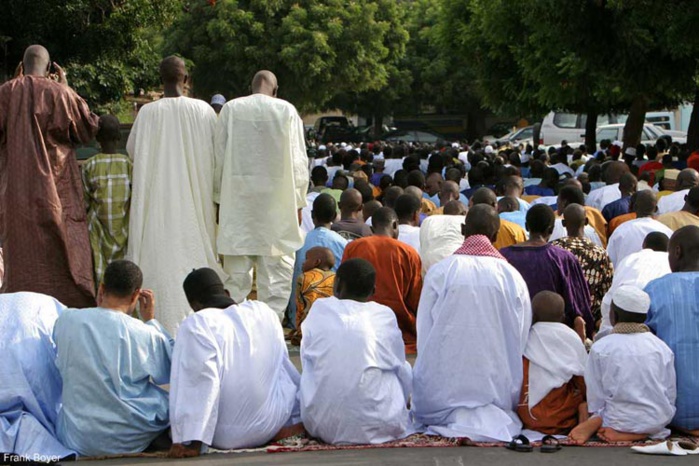 Manifestations contre Charlie Hebdo aujourd’hui à Ziguinchor ! Manifestations contre Charlie Hebdo aujourd’hui à Ziguinchor !