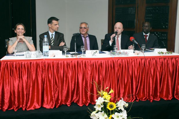 Compétitivité: Une convention  signé SGBS-AFD 