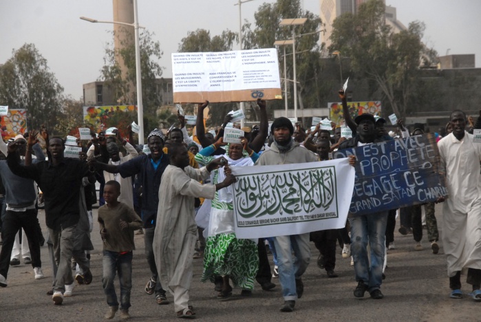 Charlie Hebdo : un imam prèche le boycott des produits français Charlie Hebdo : un imam prèche le boycott des produits français