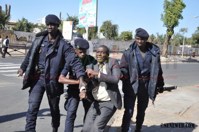 Des arrestations musclées : Des responsables du(PDS) en garde à vue! Des arrestations musclées : Des responsables du(PDS) en garde à vue!