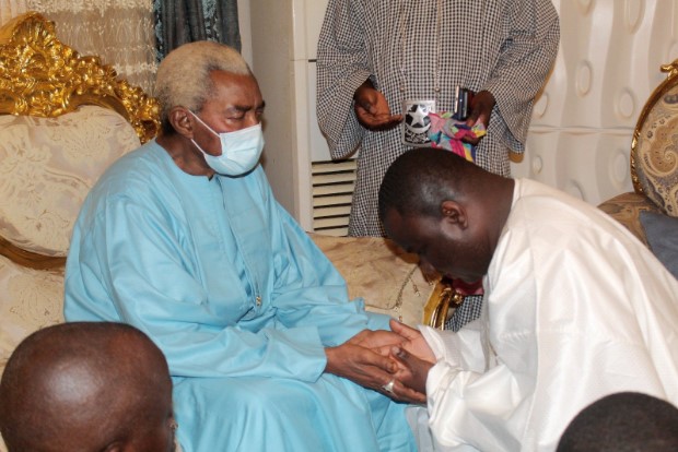 Tournée religieuse : Déthié Fall reçu par plusieurs chefs religieux à Touba Tournée religieuse : Déthié Fall reçu par plusieurs chefs religieux à Touba