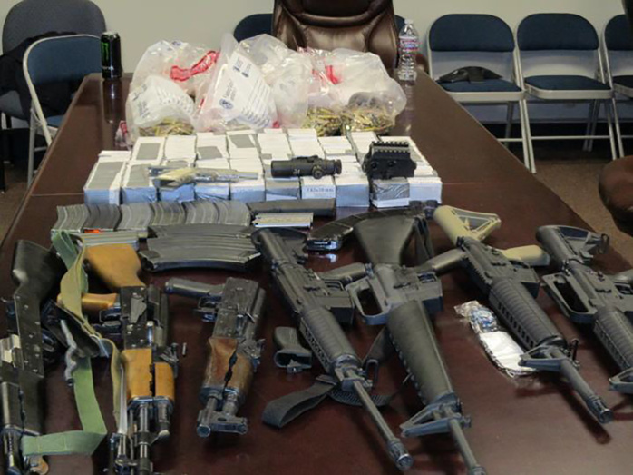Armes à feu, munitions saisies : La SR de Thiès met la main sur un arsenal à Pout Armes à feu, munitions saisies : La SR de Thiès met la main sur un arsenal à Pout