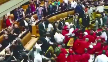 Afrique du Sud : Malema interpelle Zuma, échauffourées au Parlement Jacob Zuma(562)