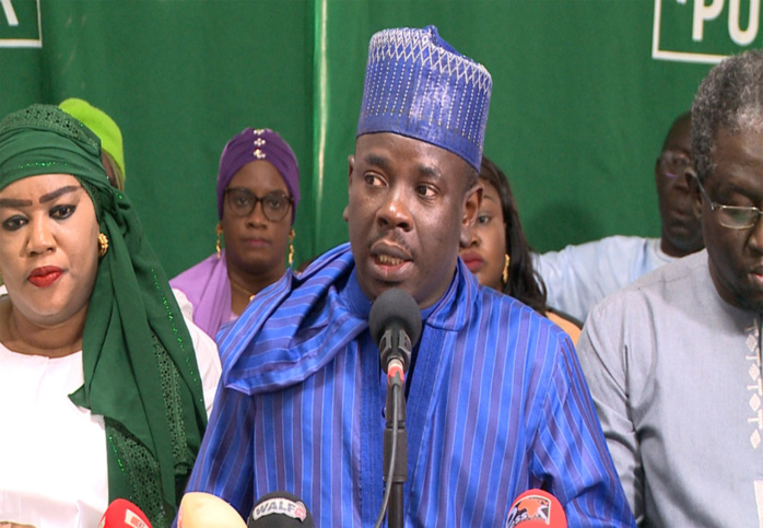 Le groupe parlementaire de YAW face à la presse ce lundi