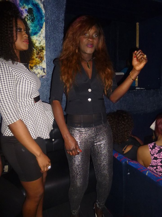 La discréte Séngalaise de Paris Ngone Flora en mode fiesta au Star Night.