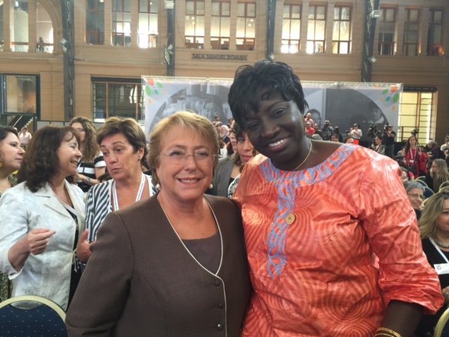 Mimi à la conférence internationale des femmes tenue à Santiago du Chili