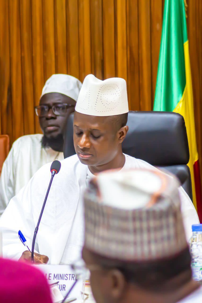 Antoine Diome met en garde les individus qui menacent de mort Serigne Mansour SY Djamil Antoine Diome met en garde les individus qui menacent de mort Serigne Mansour SY Djamil