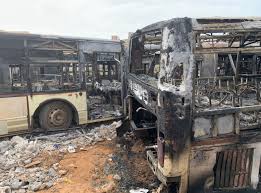 Dakar Dem Dikk : La vente de l'épave d'un bus agite la boîte