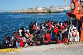 SIX pirogues parties du Sénégal avec 499 migrants à bord ont débarqué ce vendredi matin en Espagne