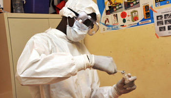 Ebola : première campagne de vaccination à grande échelle en Guinée