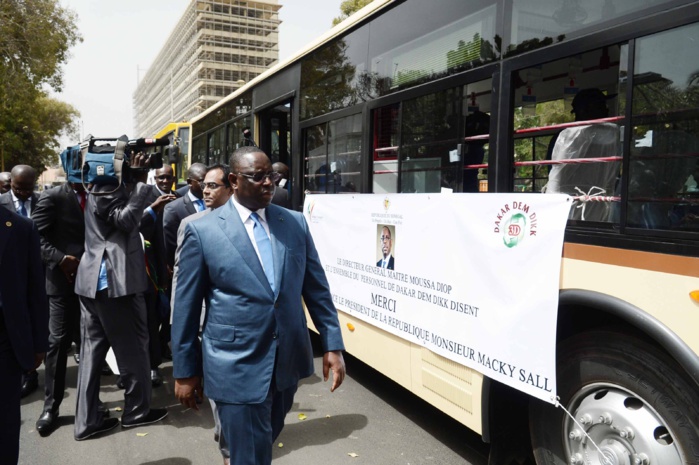 Macky Sall réceptionne le 1er lot des nouveaux bus de DDD Macky Sall réceptionne le 1er lot des nouveaux bus de DDD