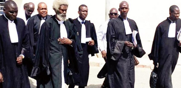 Les avocats de Sonko à la Cour suprême pour déposer un rabat d'arrêt Les avocats de Sonko à la Cour suprême pour déposer un rabat d'arrêt