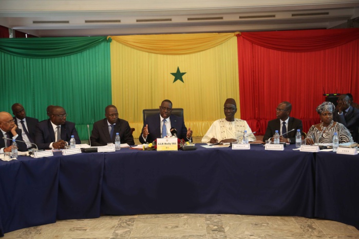 Conseil présidentiel sur le Plan d’actions du pacte national de stabilité sociale et d’émergence économique (PNSSEE) - Présidence de la République, 21 avril 2015 Conseil présidentiel sur le Plan d’actions du pacte national de stabilité sociale et d’émergence économique (PNSSEE) - Présidence de la République, 21 avril 2015