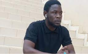 Pape A. Touré sous perfusion après 22 jours de diète