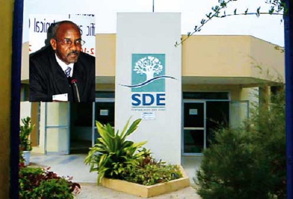 Sachets d'eau: l'ancien DG de la SDE préconise une réglementation