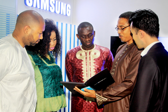 PAPE DIOUF AMBASSADEUR DE LA MARQUE SAMSUNG PAPE DIOUF AMBASSADEUR DE LA MARQUE SAMSUNG