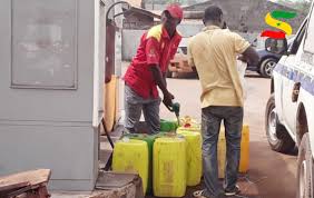 Dakar : la vente de carburant en détail interdite du 05 au 29 février