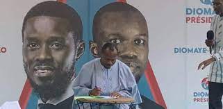 PRÉSIDENTIELLE DU 25 FÉVRIER 2024 : LA COALITION « DIOMAYE PRÉSIDENT » OPTE POUR UN VOTE ÉLECTRONIQUE