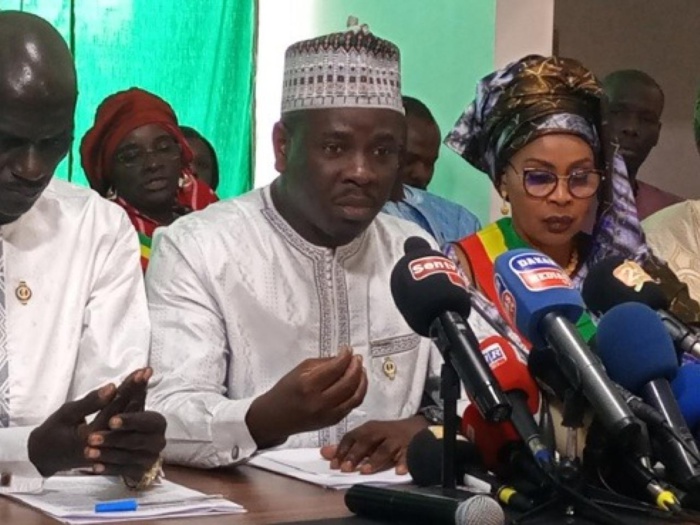 « Le 2 avril, Macky Sall devrait organiser son départ », Yewwi Askan Wi