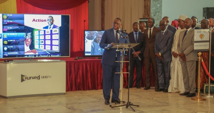 Passage de l'analogie au numérique : Macky Sall décide du gel et de l’audit des fréquences non encore exploitées et celles en dormance