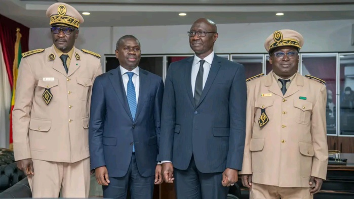 Le Général Birame Diop a pris les commandes du ministère des Forces armées Le Général Birame Diop a pris les commandes du ministère des Forces armées